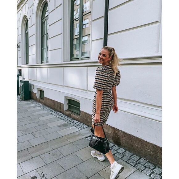 Checked Dress Puff Sleeves H&M - Picture 6 of 8